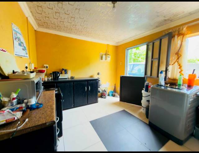 2 BEDROOM HOUSE FOR SALE IN KWANDENGEZI